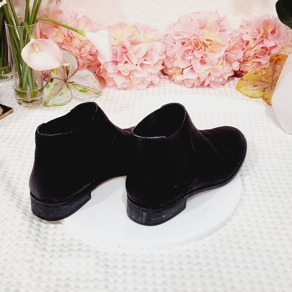 FRYE Mallory Chelsea Ankle Boots Black Nubuck Leather Distressed Size 8.5 EUC - Picture 4 of 9
